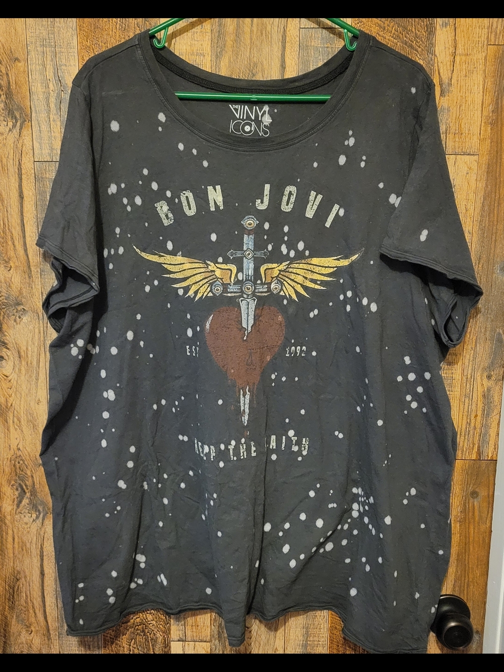 Vinyl Icons Bon Jovi Short Sleeve Tee in Distressed Black